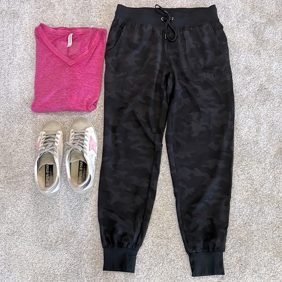 CRZ YOGA Camo Print Jogger Pants - Picture 1 of 8